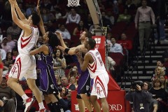 休斯顿火箭密尔沃基雄鹿3换1重磅交易：双方阵容革新展望新赛季